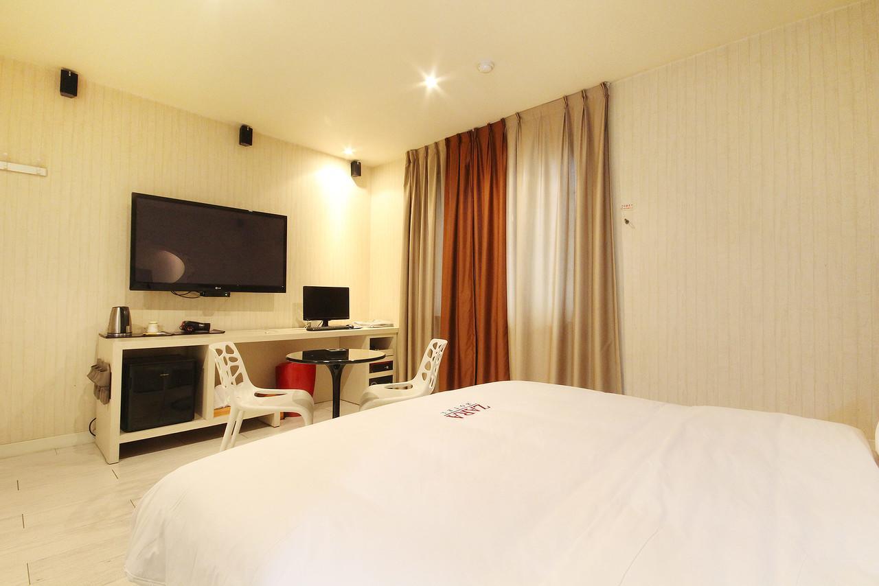 Hotel Zara Чханвон Екстер'єр фото
