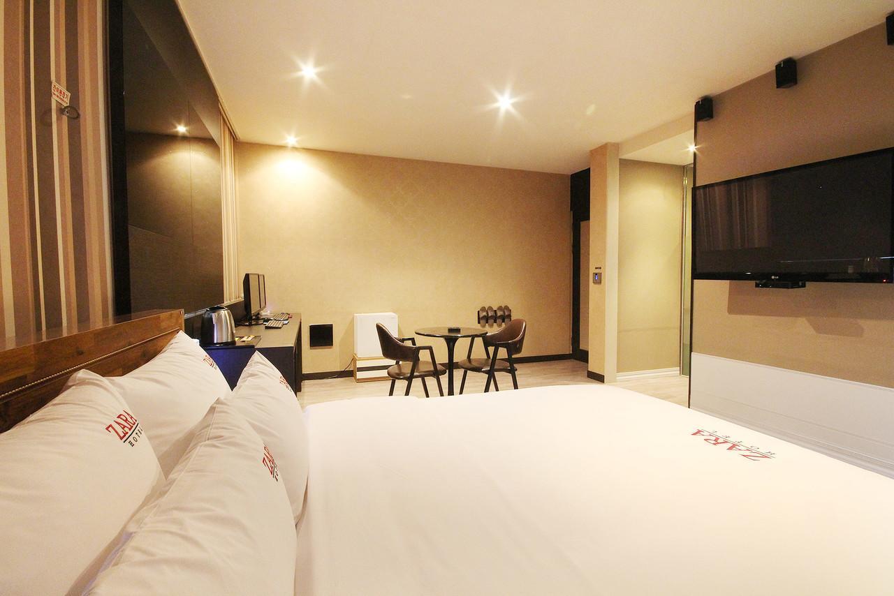 Hotel Zara Чханвон Екстер'єр фото