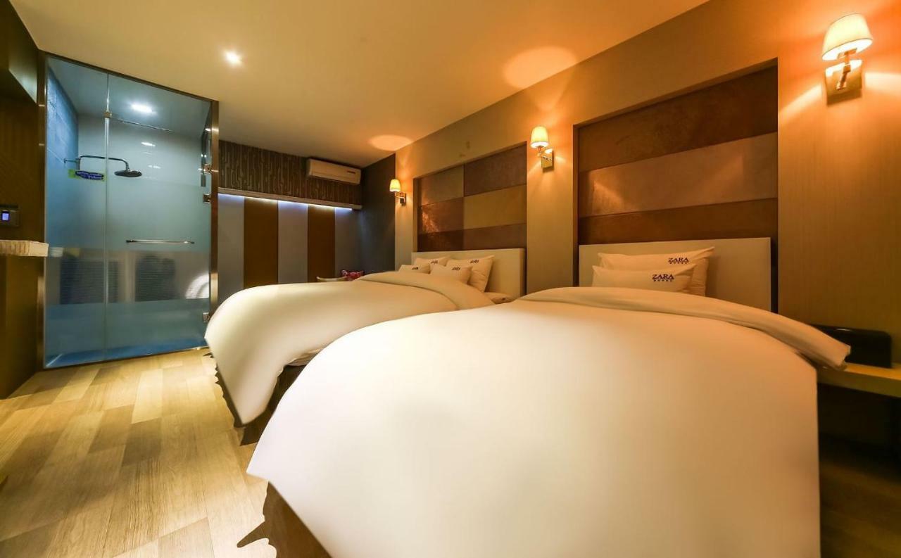 Hotel Zara Чханвон Екстер'єр фото