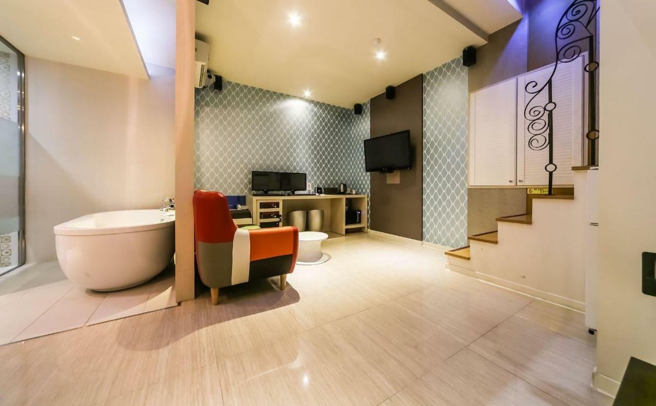 Hotel Zara Чханвон Екстер'єр фото
