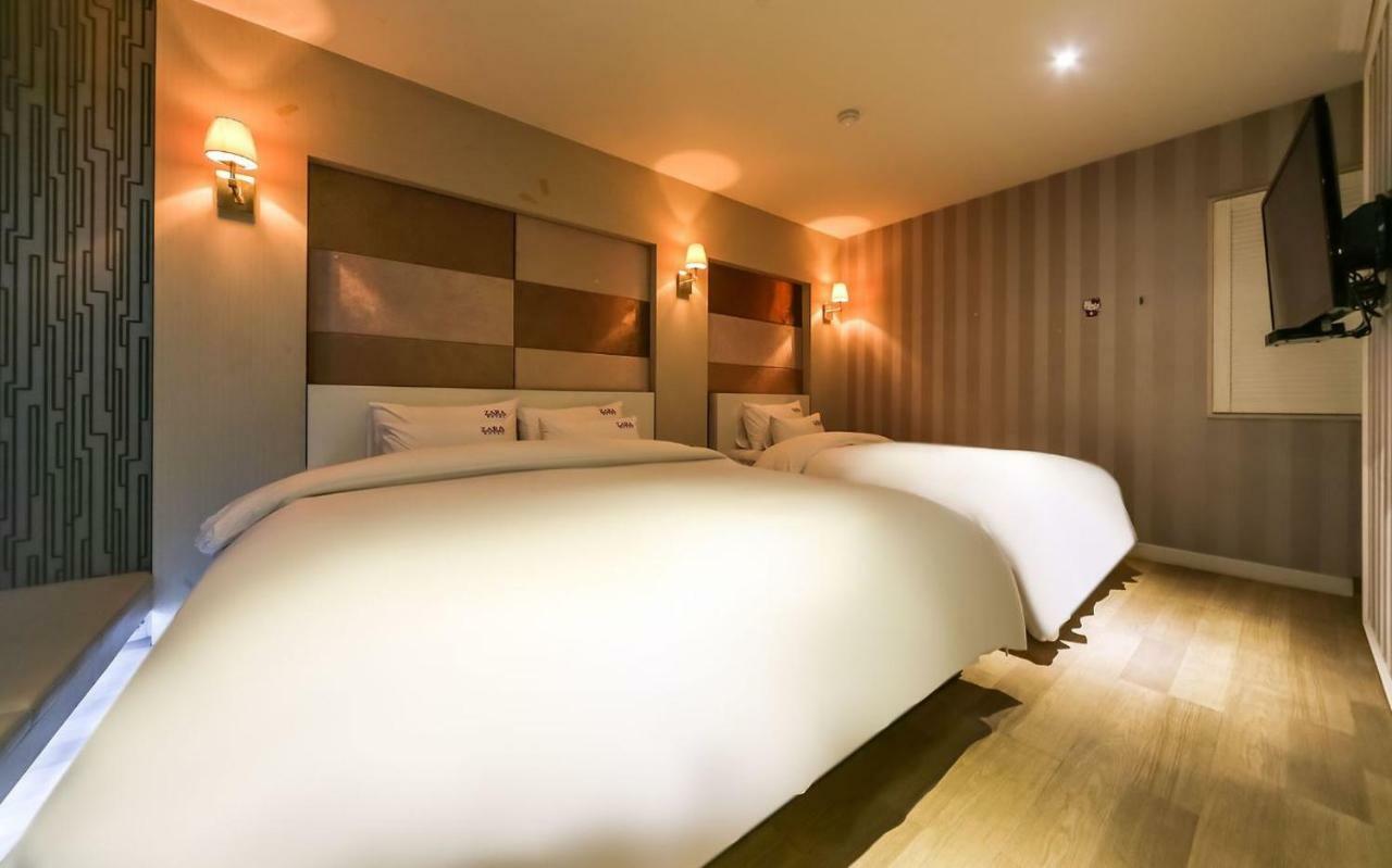 Hotel Zara Чханвон Екстер'єр фото