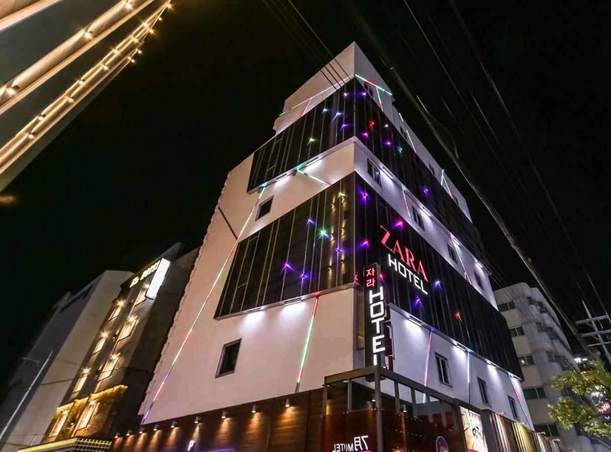 Hotel Zara Чханвон Екстер'єр фото